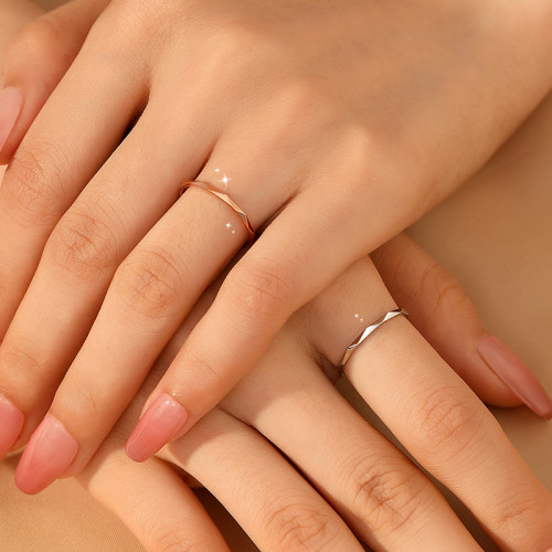 細版稜紋戒指小衆設計18k玫瑰金小指尾戒女新款爆款關節高級感