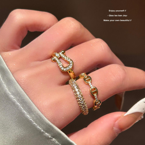 【喬老板Joy】馬蹄釦戒指豬鼻子開口可調節曡戴閃鑽金色高級質感 【喬老板Joy】馬蹄釦戒指豬鼻子開口可調節曡戴閃鑽金色高級質感