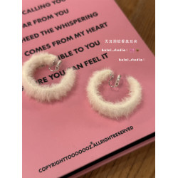冬天白色毛毛甜美毛絨圓圈耳環顯臉小耳飾耳環無耳洞蚊香盤耳夾
