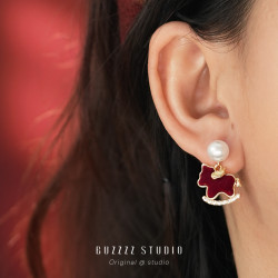 紅色小飛馬耳環馬年本命年適合過年氣質精緻小巧耳釘無耳洞耳夾女