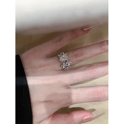 【尋光】清冷感爆閃蝴蝶橢圓鋯石戒指千金感重工輕奢鴿子蛋食指戒