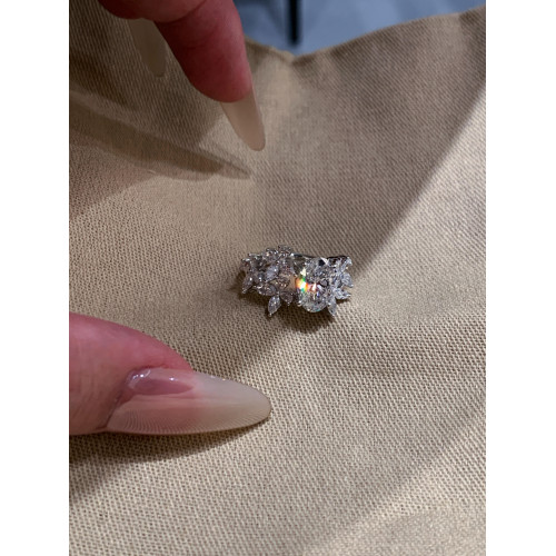 【尋光】清冷感爆閃蝴蝶橢圓鋯石戒指千金感重工輕奢鴿子蛋食指戒