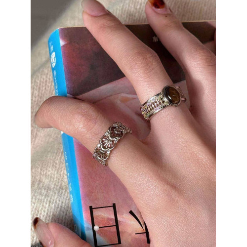 銀色中古做舊鏤空雕花虎眼石戒指女小衆設計感復古素圈食指戒 銀色中古做舊鏤空雕花虎眼石戒指女小衆設計感復古素圈食指戒