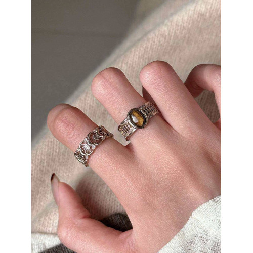 銀色中古做舊鏤空雕花虎眼石戒指女小衆設計感復古素圈食指戒 銀色中古做舊鏤空雕花虎眼石戒指女小衆設計感復古素圈食指戒