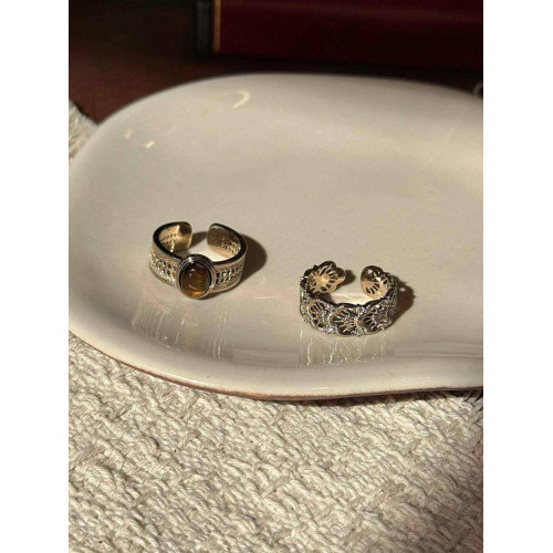 銀色中古做舊鏤空雕花虎眼石戒指女小衆設計感復古素圈食指戒 銀色中古做舊鏤空雕花虎眼石戒指女小衆設計感復古素圈食指戒