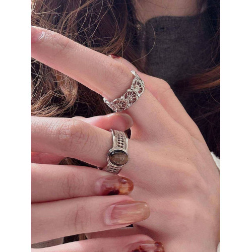 銀色中古做舊鏤空雕花虎眼石戒指女小衆設計感復古素圈食指戒 銀色中古做舊鏤空雕花虎眼石戒指女小衆設計感復古素圈食指戒