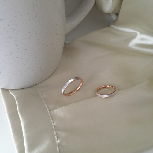 鈦鋼不掉色INS復古小衆輕奢珍珠白貝母戒指女chic百搭時尚潮女戒 鈦鋼不掉色INS復古小衆輕奢珍珠白貝母戒指女chic百搭時尚潮女戒