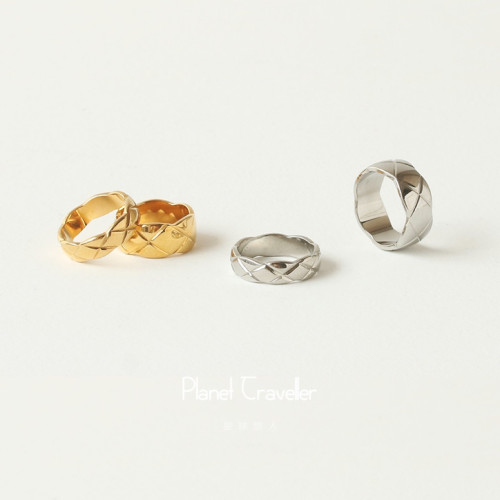 小香風菱格紋戒指女簡約時尚經典復古輕奢高級感鈦鋼指環男情侶戒