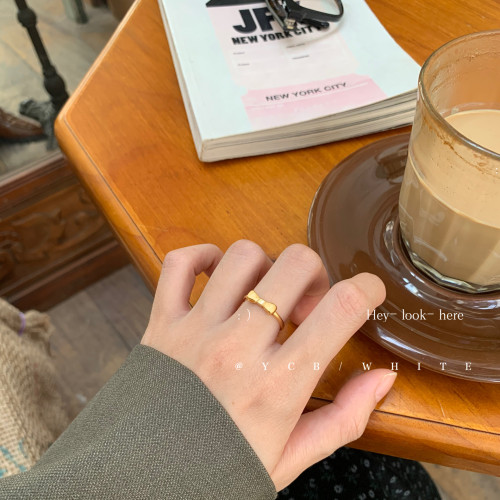 「在逃大小姐」輕奢高級感金色蝴蝶結戒指甜美可愛小衆感設計指環 「在逃大小姐」輕奢高級感金色蝴蝶結戒指甜美可愛小衆感設計指環