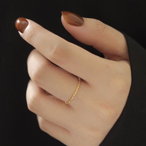 不掉色！極細閃閃的碎銀子戒指女輕奢高級感金色鈦鋼素圈曡戴指環