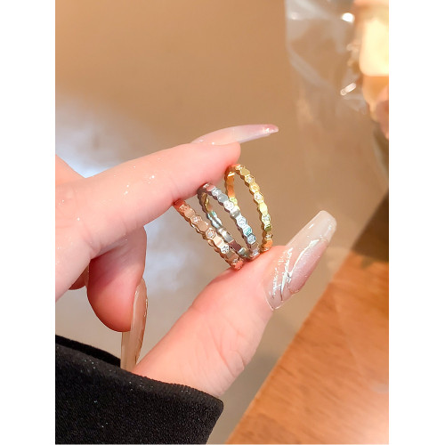 蜂巢鈦鋼戒指女小衆設計素圈戒指女輕奢高級感對戒食指環洗澡免摘