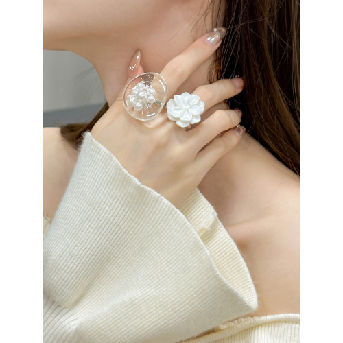 自製韓系小衆博主甜美白色立體花朵潮戒指女百搭透明珍珠水鑽指環 自製韓系小衆博主甜美白色立體花朵潮戒指女百搭透明珍珠水鑽指環