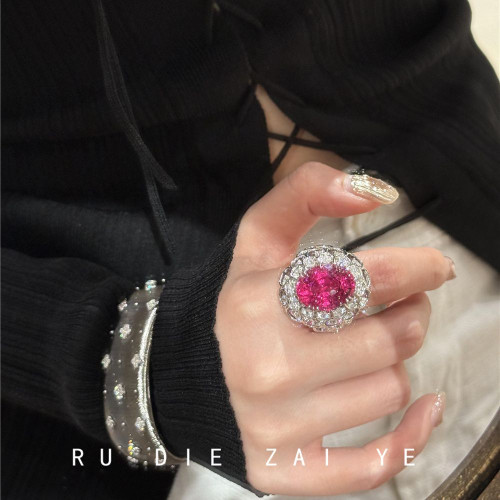 如蝶在野 桃紅玫瑰 爆閃玫紅鴿子蛋滿鑽戒指女輕奢高級重工開口戒 如蝶在野 桃紅玫瑰 爆閃玫紅鴿子蛋滿鑽戒指女輕奢高級重工開口戒