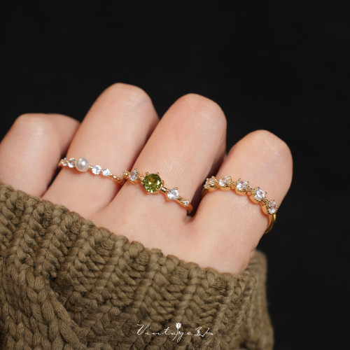 「萊茵月光」法式簡約高級感設計百搭包金小巧橄欖綠珍珠開口戒指