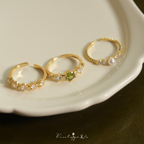 「萊茵月光」法式簡約高級感設計百搭包金小巧橄欖綠珍珠開口戒指