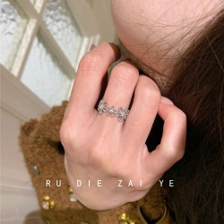 如蝶在野 甜美銀色蕾絲花環戒指女輕奢精緻春夏小衆設計開口戒指