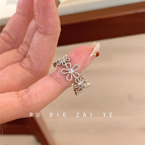 如蝶在野 甜美銀色蕾絲花環戒指女輕奢精緻春夏小衆設計開口戒指 如蝶在野 甜美銀色蕾絲花環戒指女輕奢精緻春夏小衆設計開口戒指