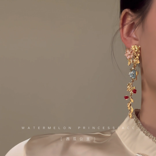 「春日現花」新中式國風耳環女古風金色花朵搭旗袍漢服馬面裙耳飾 「春日現花」新中式國風耳環女古風金色花朵搭旗袍漢服馬面裙耳飾