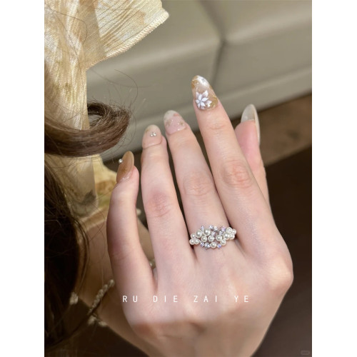 如蝶在野 棉花糖雲朵~奶呼呼珍珠粉白鋯石戒指輕奢高級感開口戒指 如蝶在野 棉花糖雲朵~奶呼呼珍珠粉白鋯石戒指輕奢高級感開口戒指