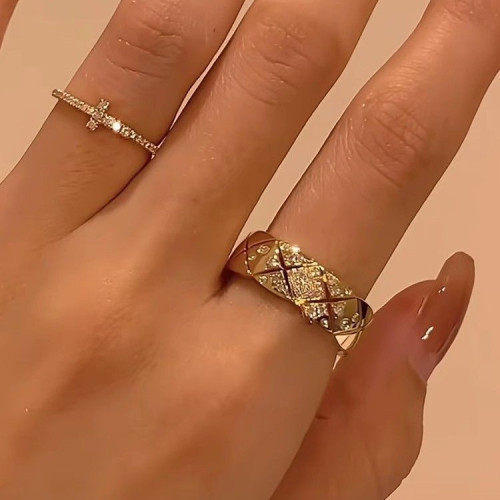 【NEKONEKO】菱格高級戒指情侶復古18香風食指玫瑰輕奢指環原創 【NEKONEKO】菱格高級戒指情侶復古18香風食指玫瑰輕奢指環原創