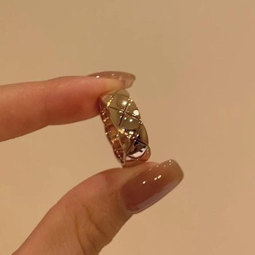 【NEKONEKO】菱格高級戒指情侶復古18香風食指玫瑰輕奢指環原創 【NEKONEKO】菱格高級戒指情侶復古18香風食指玫瑰輕奢指環原創