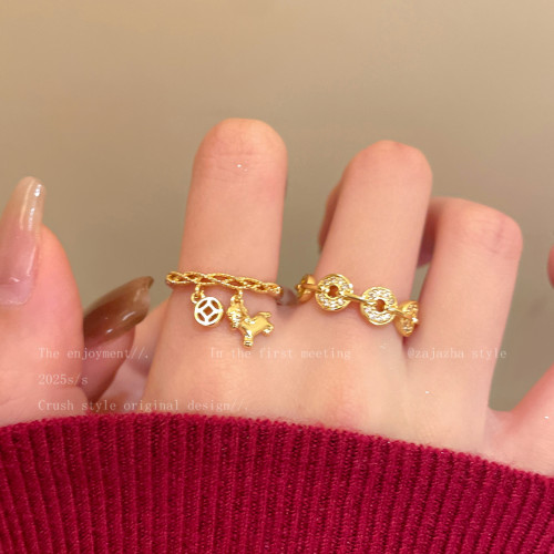 金色小馬銅錢開口戒指女復古高級感精緻食指戒本命年小衆設計指環