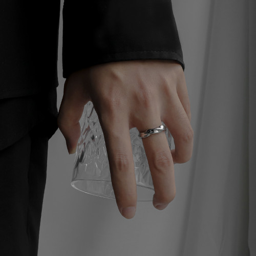 莫比烏斯環戒指男潮鈦鋼不易掉色高級感潮流個性潮男生單身戒男款