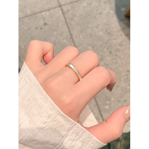 素戒仿白貝母戒指女輕奢高級感鈦鋼戒指素圈情侶對戒尾戒女食指環