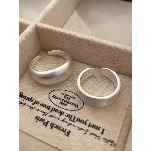 TITI 極簡輕奢泥鰍背啞光銀色戒指素圈寬面開口ins小衆設計冷淡風 TITI 極簡輕奢泥鰍背啞光銀色戒指素圈寬面開口ins小衆設計冷淡風