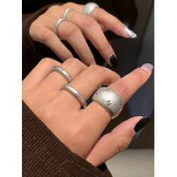 老錢風復古銀色戒指女輕奢小衆設計高級感中古食指戒情侶對戒指環