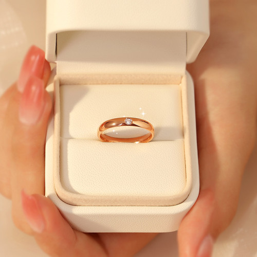 經典單鑽戒指小衆設計求婚戒結婚訂婚儀式18K玫瑰金男女高級感 經典單鑽戒指小衆設計求婚戒結婚訂婚儀式18K玫瑰金男女高級感