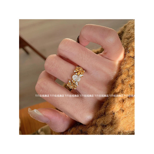 TiTi·中古金色閃鑽鳶尾花戒指老錢風復古重工爆閃鴿子蛋戒指指環 TiTi·中古金色閃鑽鳶尾花戒指老錢風復古重工爆閃鴿子蛋戒指指環