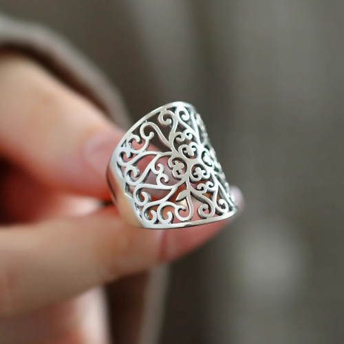 925銀復古新中式鏤空花紋藤蔓戒指環開口調節女士小衆設計高級感 925銀復古新中式鏤空花紋藤蔓戒指環開口調節女士小衆設計高級感