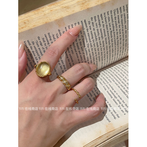 老錢感中古風金色蛋面食指戒曡戴鎏金花朵寶石戒指圓牌小拇指尾戒 老錢感中古風金色蛋面食指戒曡戴鎏金花朵寶石戒指圓牌小拇指尾戒