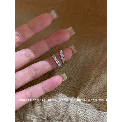 TiTi-法式菱格紋素圈戒指尾戒小衆高級感精緻時尚氣質曡戴指環