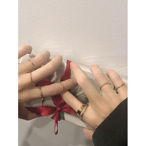 戒指女曡戴輕奢高級感小衆設計套裝ins指環不掉色尾戒小指鈦鋼素