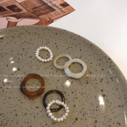 琥珀珍珠樹脂食指戒指女小衆設計輕奢高級感尾戒復古曡戴裝飾指環