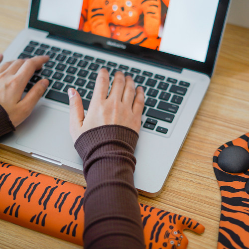 原創設計RUOYUSTUDIO可愛老虎辦公電競鍵盤墊手托護腕腕墊