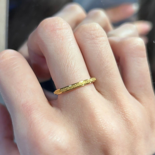 精緻大小姐專屬！洗澡洗手不掉色古法磨砂金河細膩戒指中指食指戒