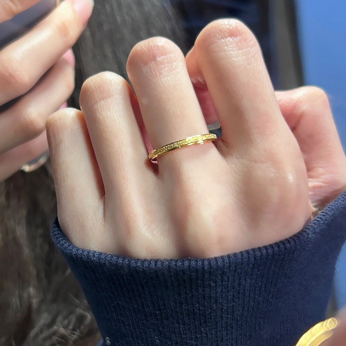 精緻大小姐專屬！洗澡洗手不掉色古法磨砂金河細膩戒指中指食指戒