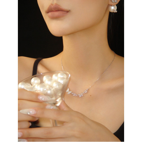 Boonee alus天然白貝母蝴蝶項鍊輕奢小衆設計氣質鎖骨鍊生日禮物 Boonee alus天然白貝母蝴蝶項鍊輕奢小衆設計氣質鎖骨鍊生日禮物