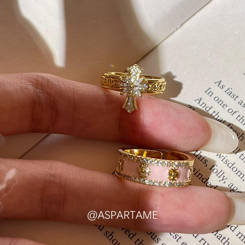 阿斯巴甜 美式辣妹粉色十字架鑲鑽戒指女小衆設計高級感食指戒