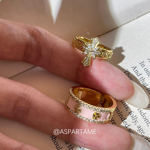 阿斯巴甜 美式辣妹粉色十字架鑲鑽戒指女小衆設計高級感食指戒