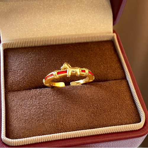 沙金小馬紅繩開口戒指2026新款爆款小衆設計尾戒女小指輕奢高級感 沙金小馬紅繩開口戒指2026新款爆款小衆設計尾戒女小指輕奢高級感