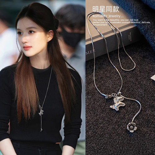 明星同款本命年銀色小馬吊墜項鍊女高級感輕奢小衆毛衣鏈長款配飾