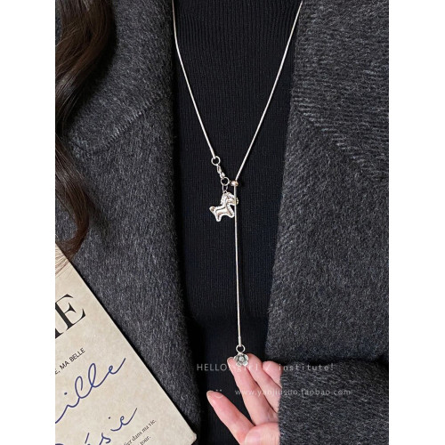 銀色碎冰冰小馬吊墜項鍊女高級感輕奢小衆設計抽拉長款毛衣鏈配飾