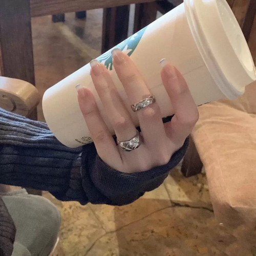 26n0117【鄕丫頭嚴選】 小香復古鈦鋼菱格不掉色菱形戒指 11