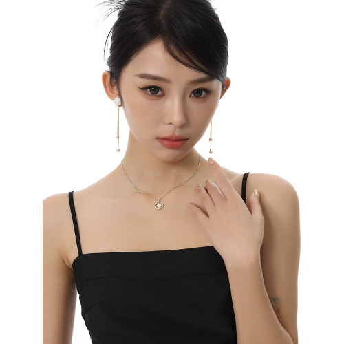 法式金色莫比烏斯環吊墜項鍊女輕奢小衆甜酷鎖骨鍊高級感復古配飾