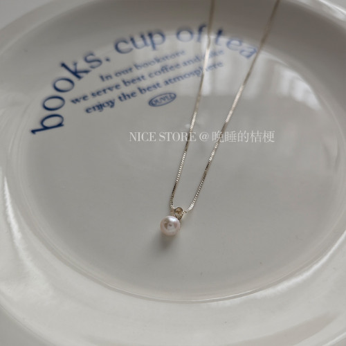 晚睡的桔梗「心上月」輕奢法式淡水珍珠項鍊mini簡約通勤蛇骨鏈女