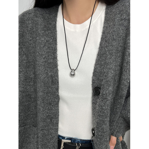 DOUDOUSTORE保色極簡冷淡風金屬光面水滴黑皮繩項鍊秋季毛衣鏈女